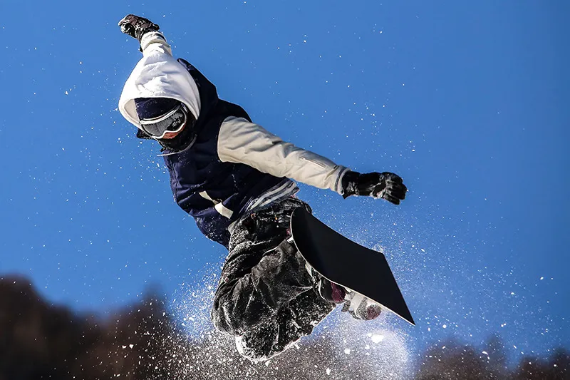 月間の営業スケジュールと滑走時間