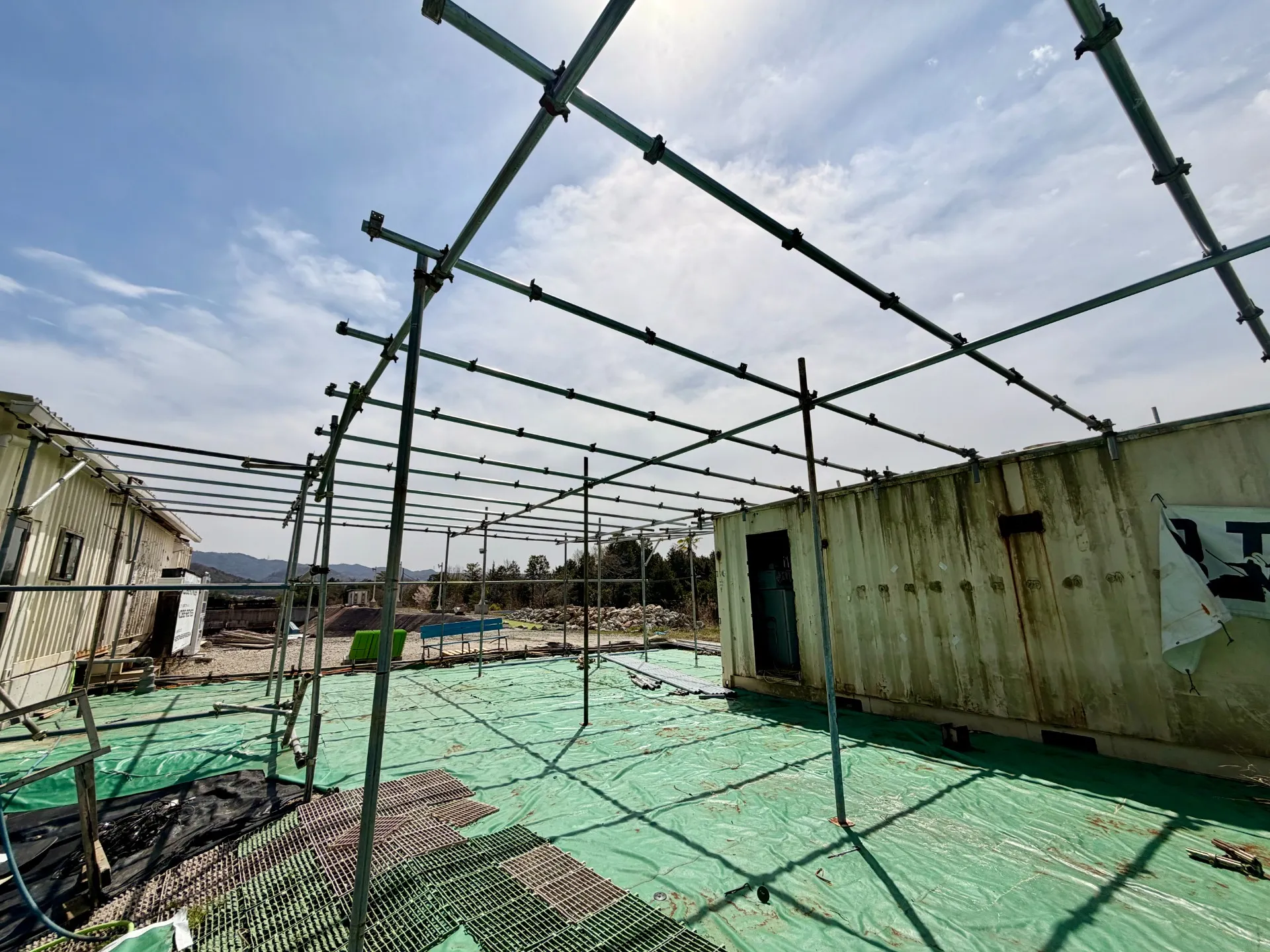 18日オープンに向けて準備中